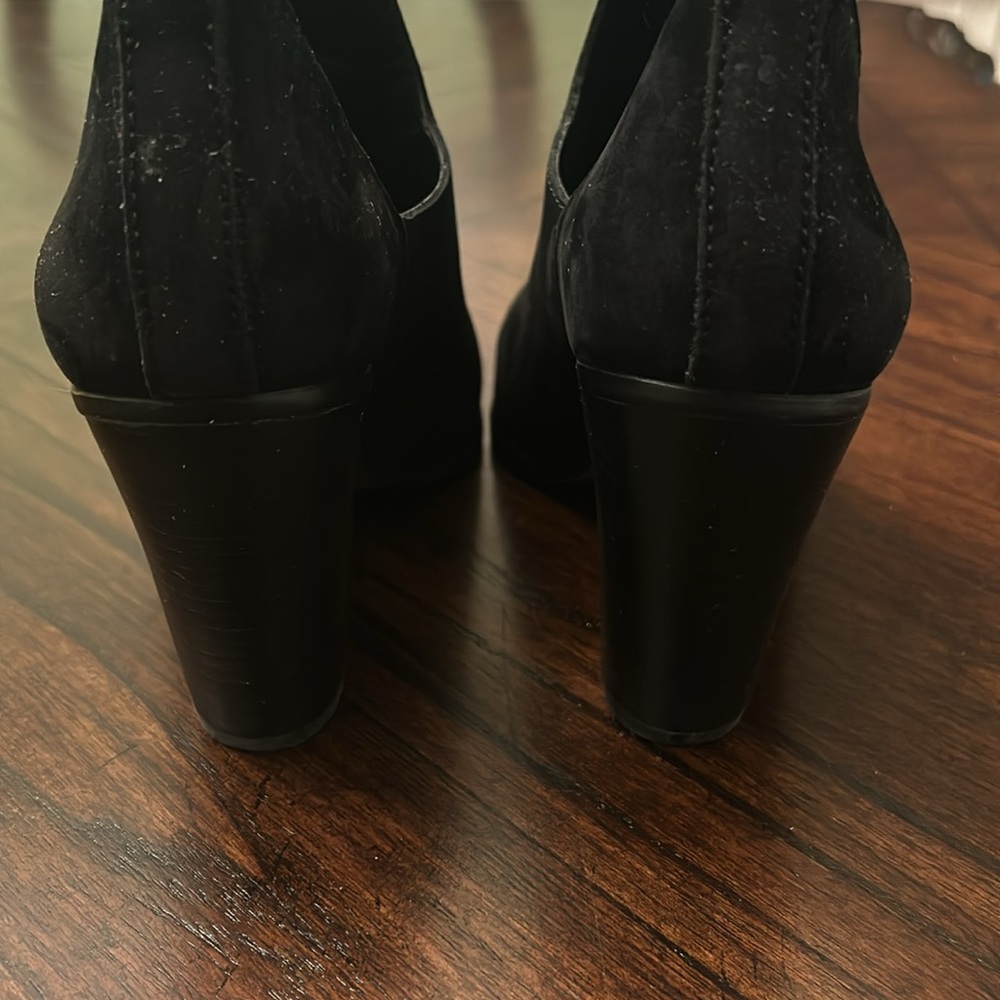 Vince Camuto Women’s Red bottom Heels Pre owned, Size 8 1/2 - Picture 5 of 13